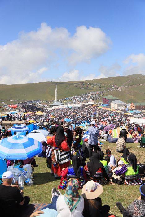 Trabzon'da Kadırga Yayla Şenliğinden renkli görüntüler 1